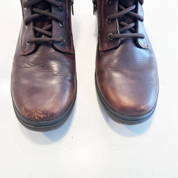 UGG Boots - Picture 4 of 5